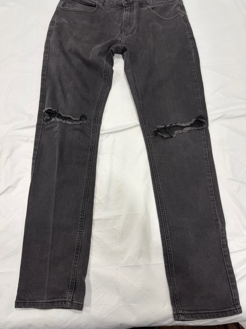 Men's Black Distressed Knee Jeans